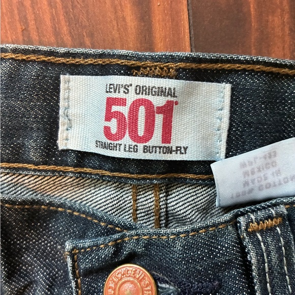 Men's Levi’s Straight Leg Jeans - Picture 2 of 4